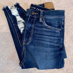 American Eagle 🦅 Jeans Ripped at Knee and Ankle